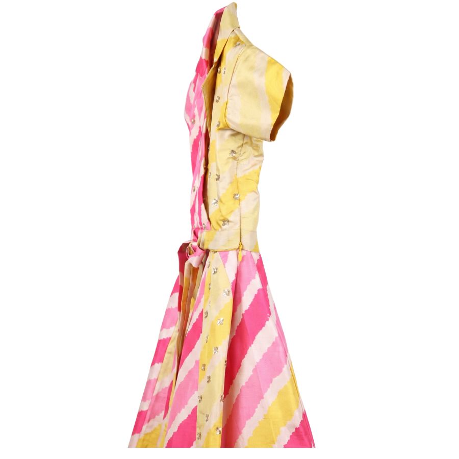 Leheriya Crossing Lehenga